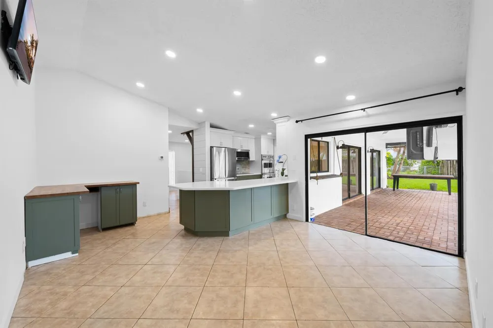 9965 NW 23RD STREET Coral Springs, FL 33065