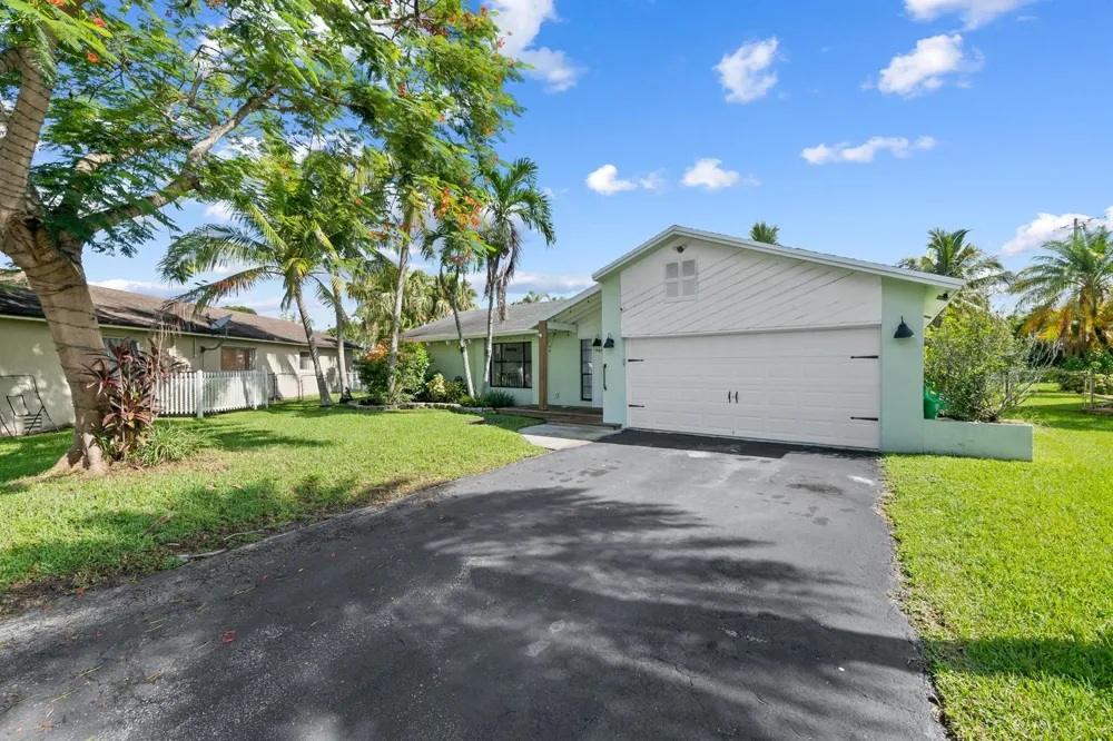 9965 NW 23RD STREET Coral Springs, FL 33065