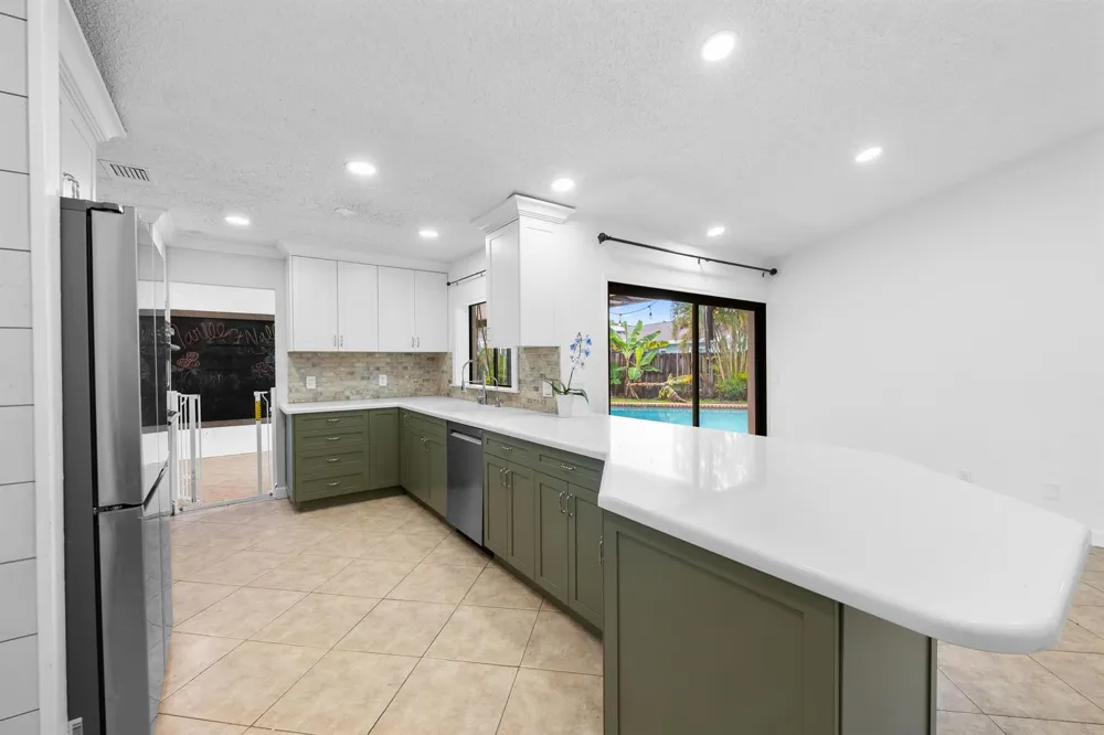 9965 NW 23RD STREET Coral Springs, FL 33065