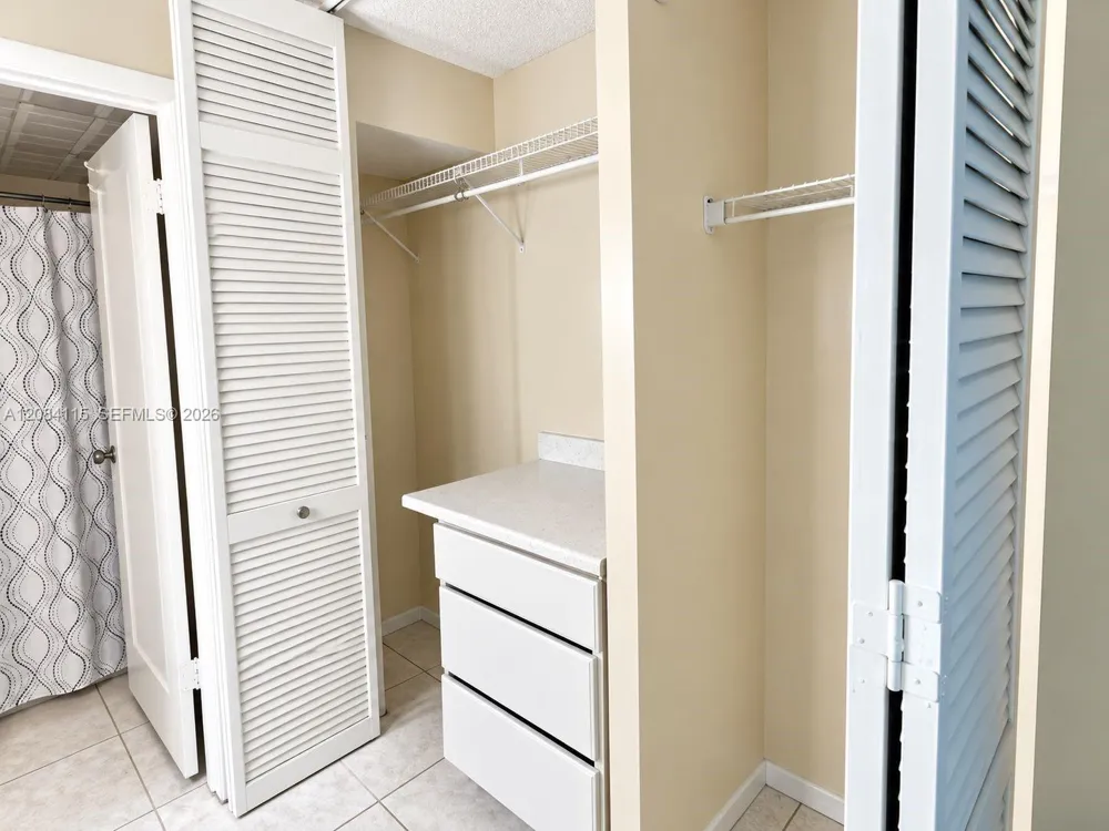 3720 Inverrary Dr #1N Lauderhill, FL 33319