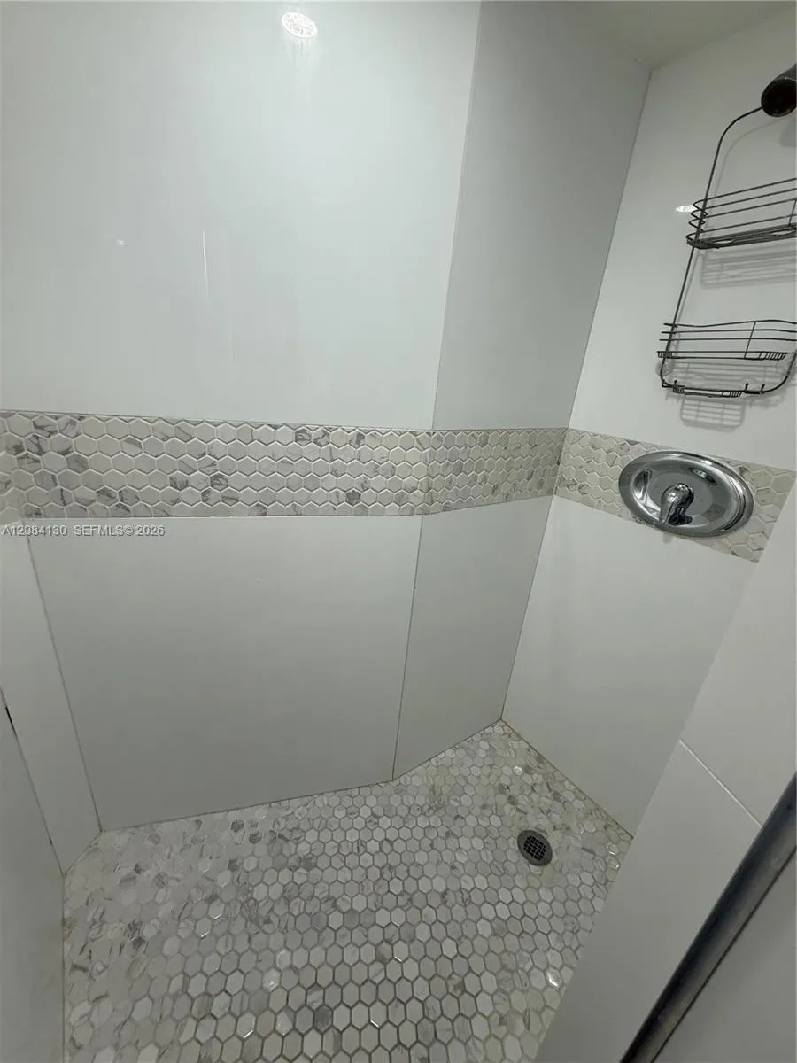 1351 NE Miami Gardens Dr #1425E Miami, FL 33179