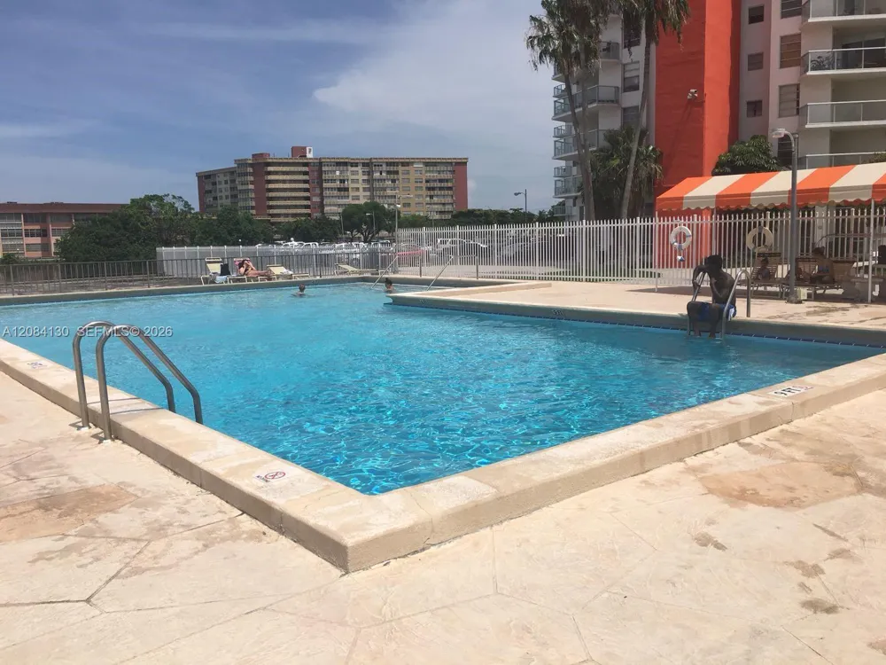 1351 NE Miami Gardens Dr #1425E Miami, FL 33179