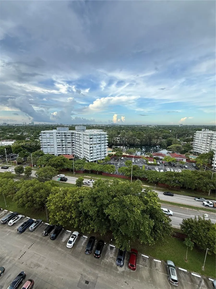 1351 NE Miami Gardens Dr #1425E Miami, FL 33179
