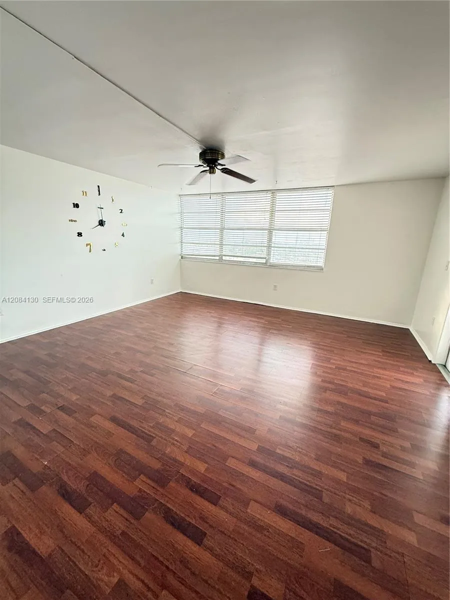 1351 NE Miami Gardens Dr #1425E Miami, FL 33179