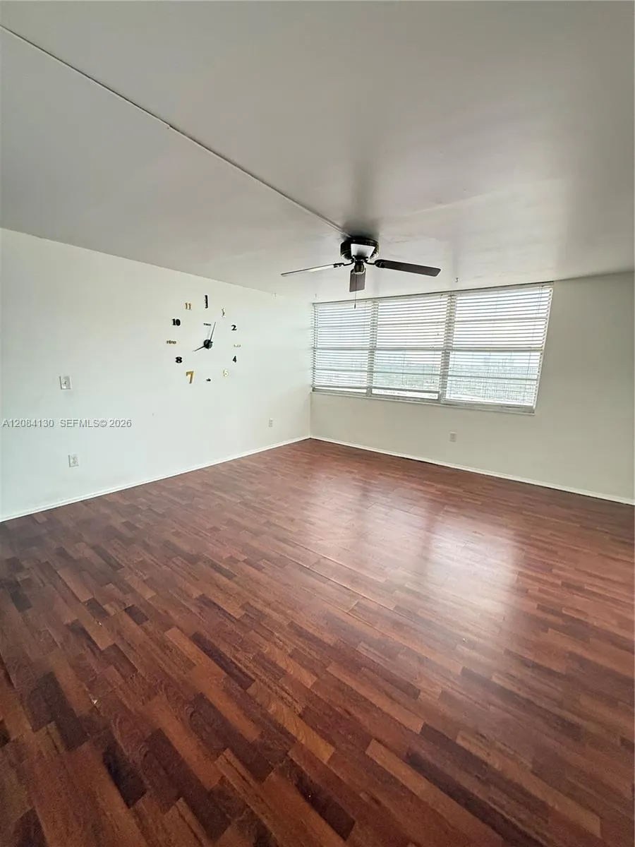 1351 NE Miami Gardens Dr #1425E Miami, FL 33179