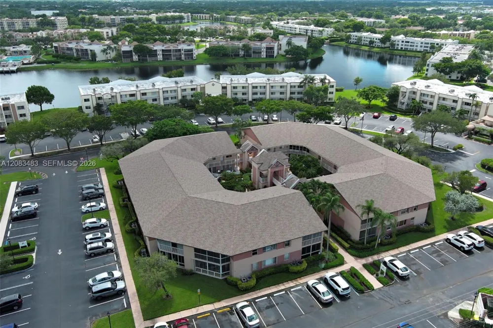 7245 S Devon Dr #112 Tamarac, FL 33321