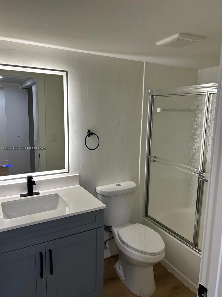 7245 S Devon Dr #112 Tamarac, FL 33321
