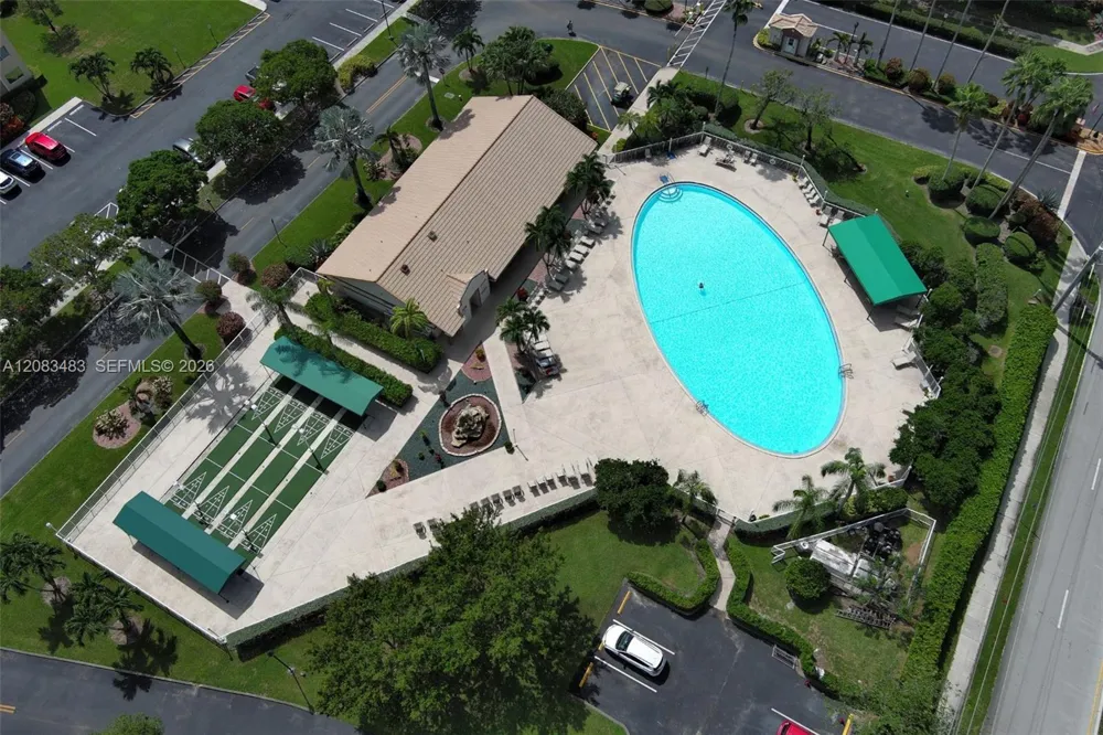 7245 S Devon Dr #112 Tamarac, FL 33321
