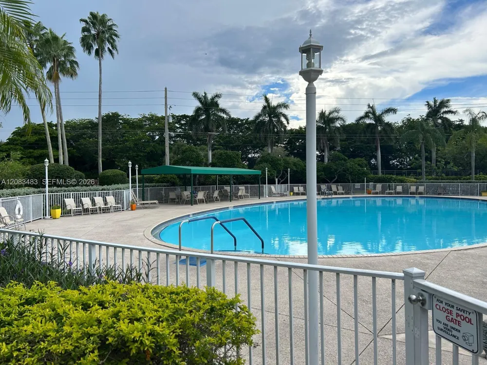 7245 S Devon Dr #112 Tamarac, FL 33321