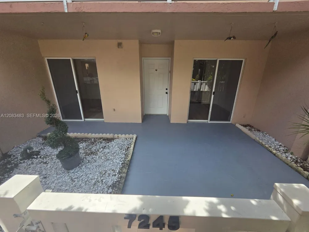 7245 S Devon Dr #112 Tamarac, FL 33321