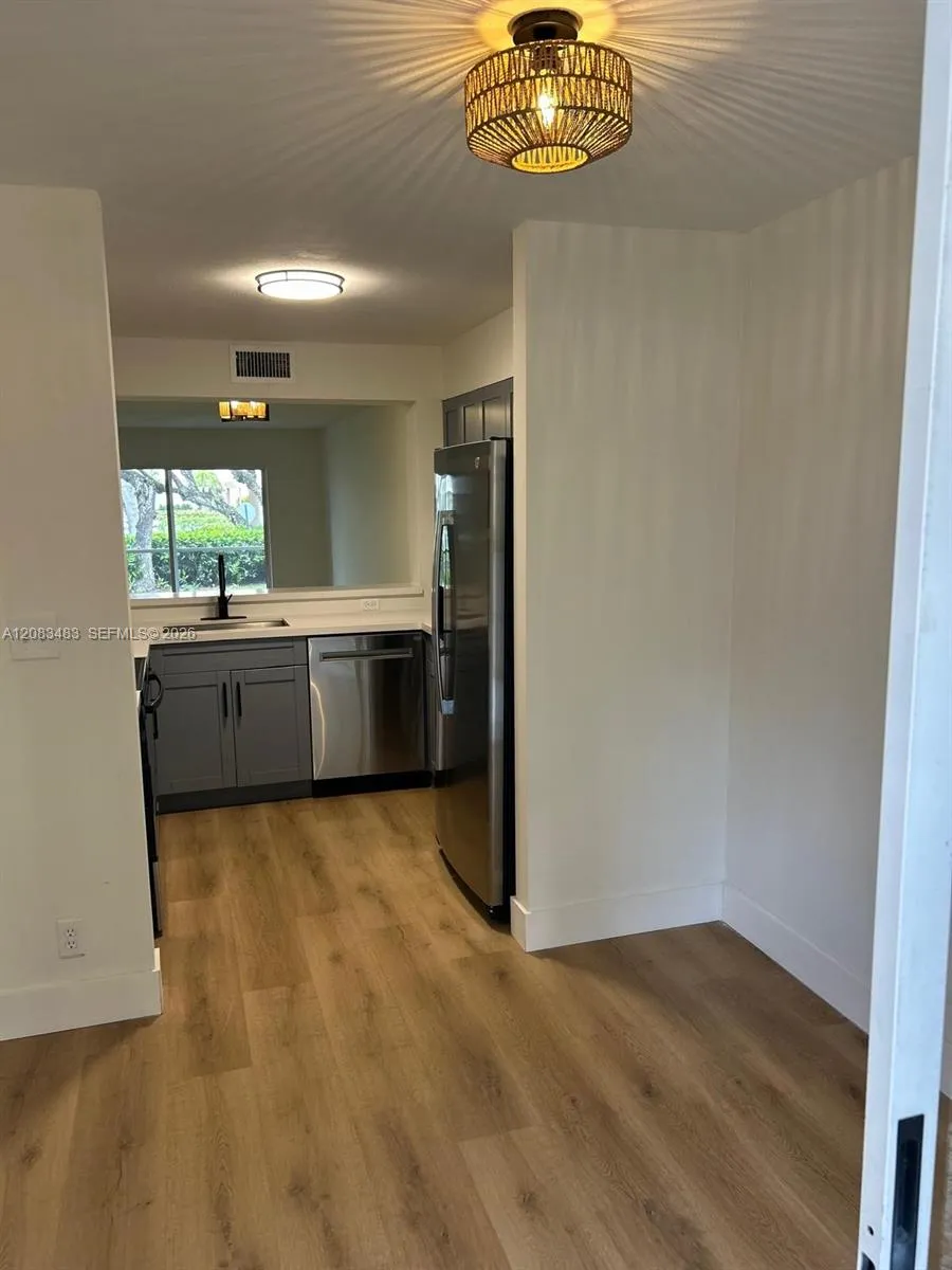 7245 S Devon Dr #112 Tamarac, FL 33321