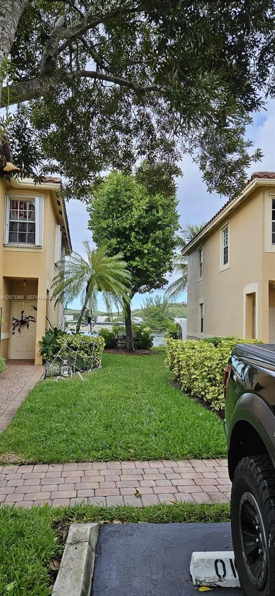 4135 Crystal Lake Dr Deerfield Beach, FL 33064