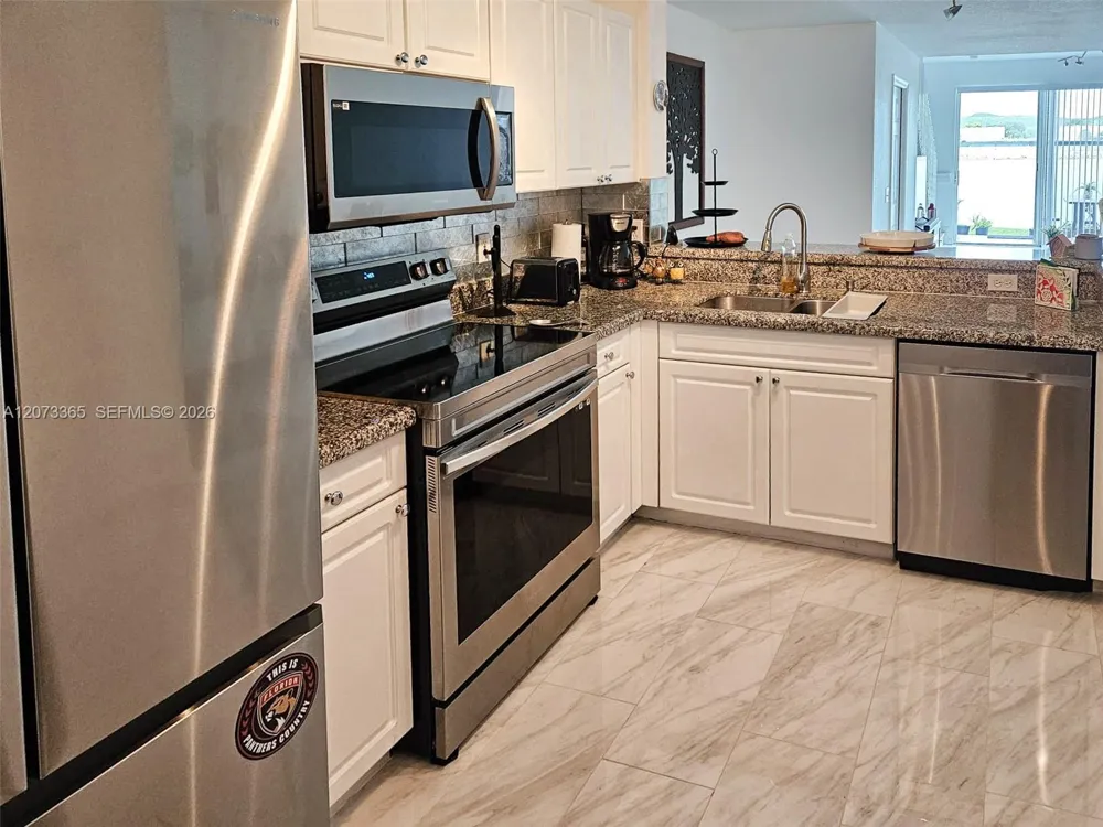 4135 Crystal Lake Dr Deerfield Beach, FL 33064