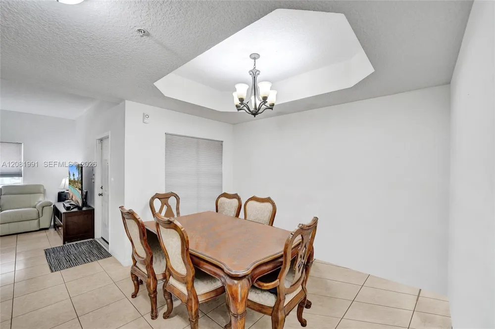 953 SW 143rd Ave Pembroke Pines, FL 33027