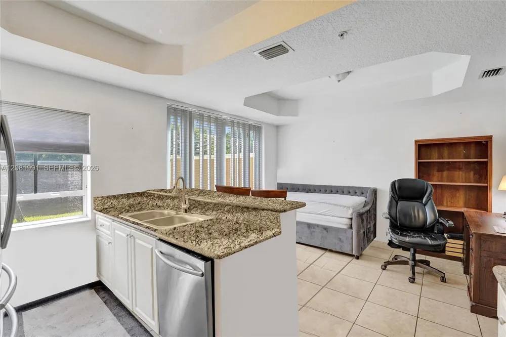 953 SW 143rd Ave Pembroke Pines, FL 33027