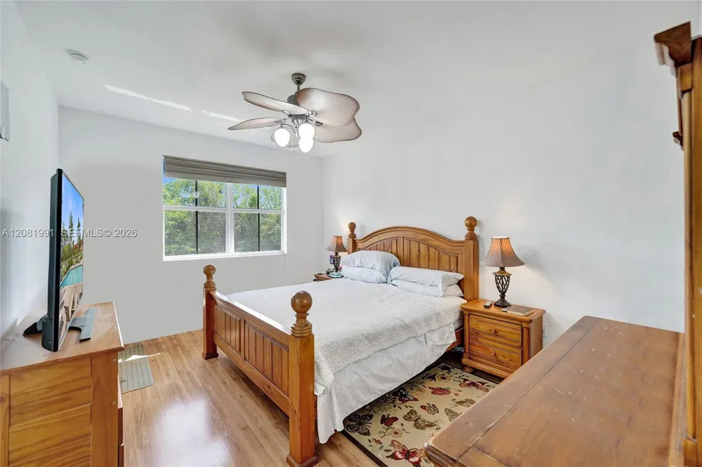 953 SW 143rd Ave Pembroke Pines, FL 33027