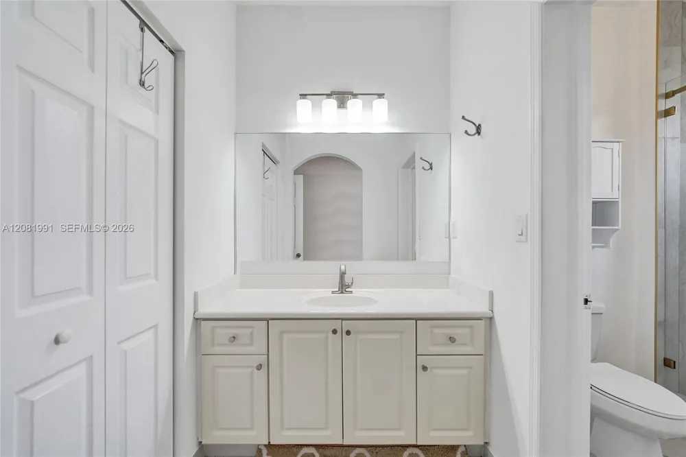 953 SW 143rd Ave Pembroke Pines, FL 33027