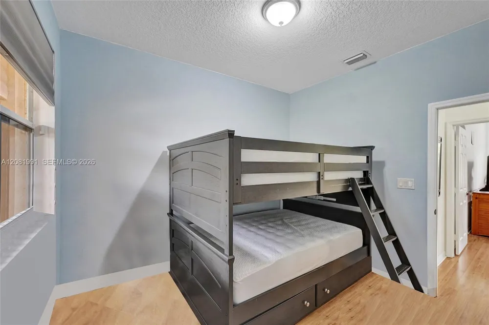 953 SW 143rd Ave Pembroke Pines, FL 33027