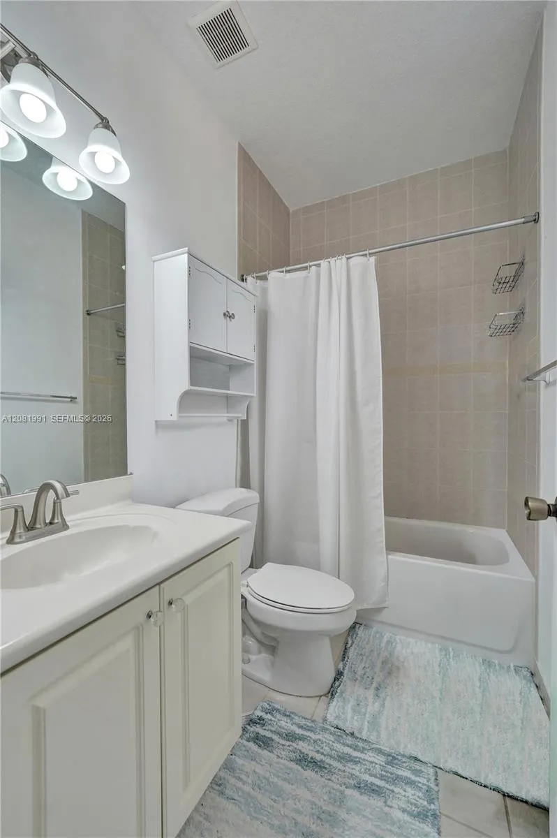 953 SW 143rd Ave Pembroke Pines, FL 33027