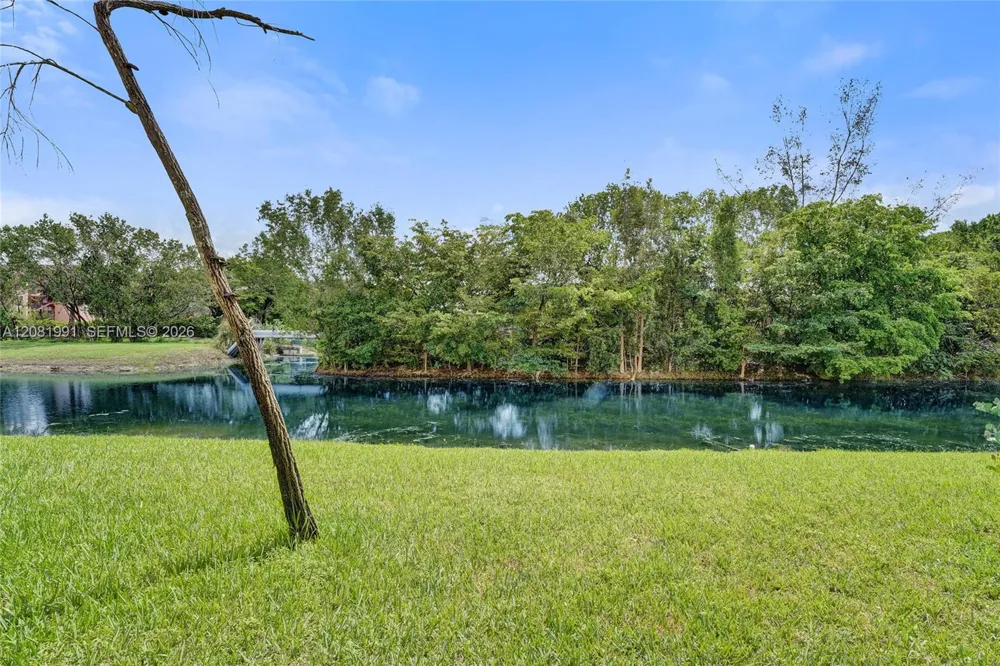953 SW 143rd Ave Pembroke Pines, FL 33027