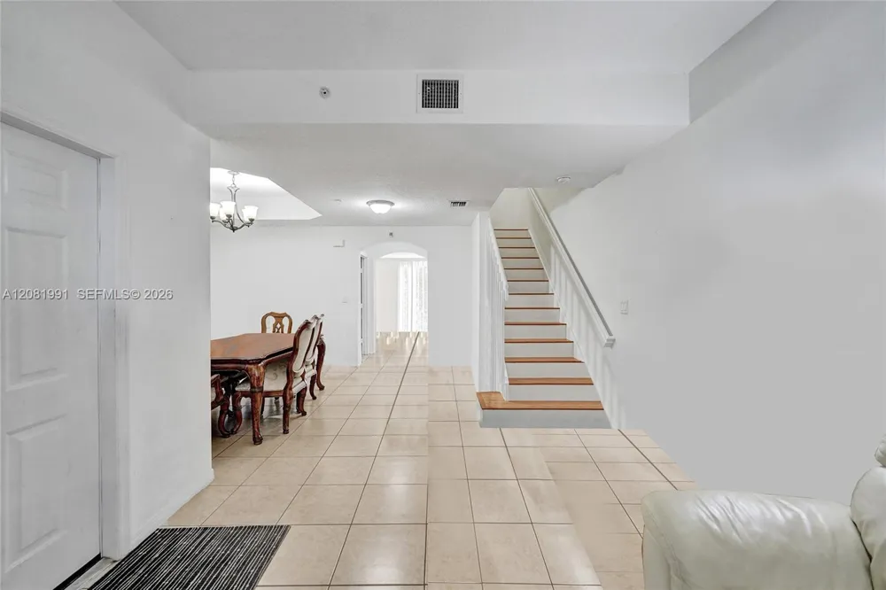 953 SW 143rd Ave Pembroke Pines, FL 33027