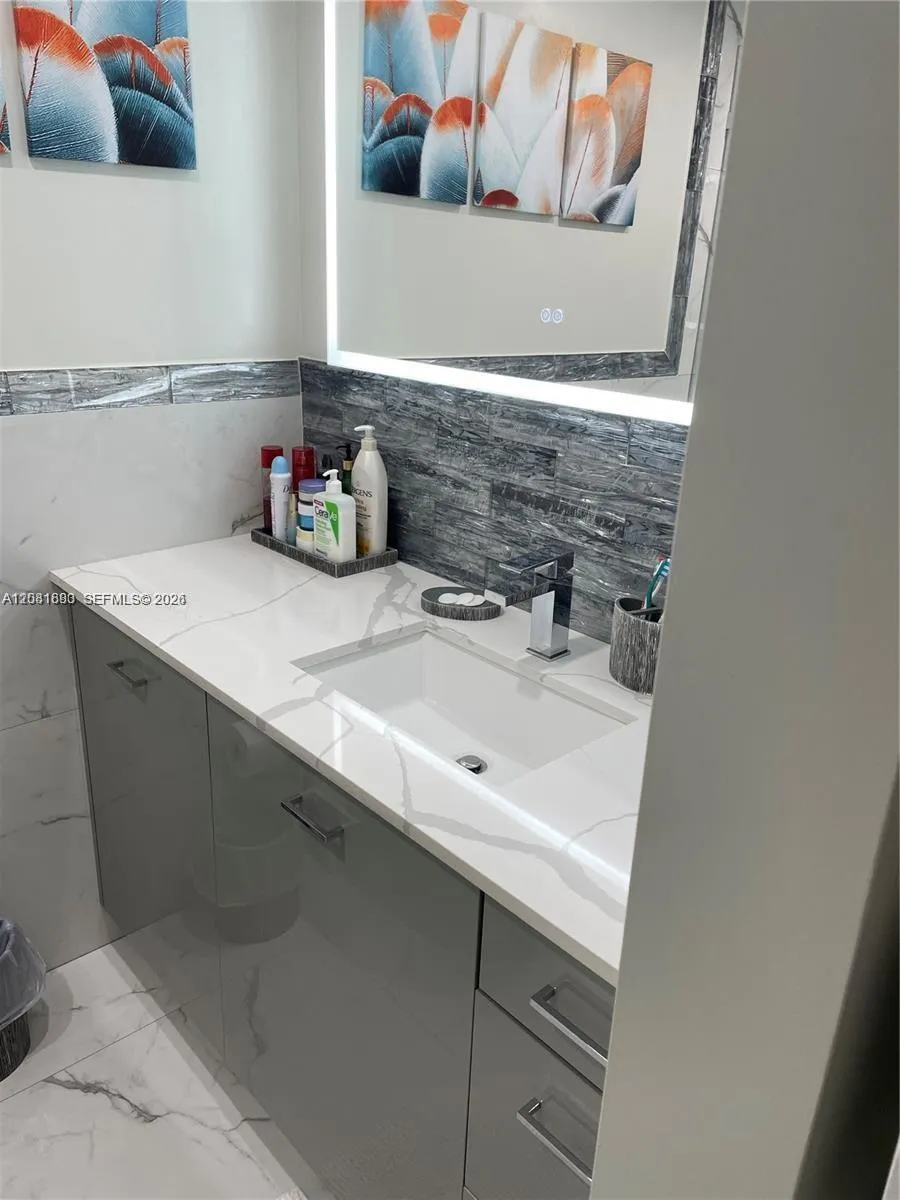 9410 W Flagler St #410 Miami, FL 33174