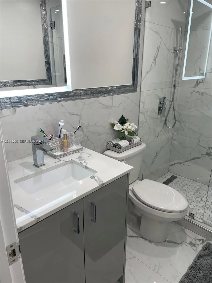 9410 W Flagler St #410 Miami, FL 33174