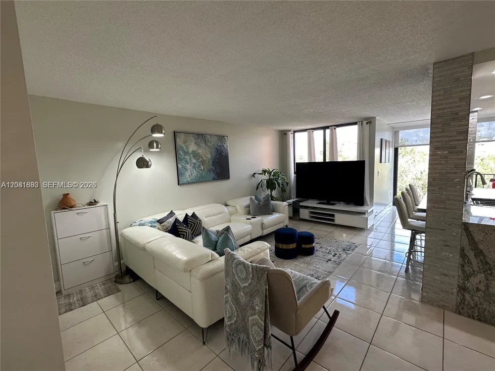 9410 W Flagler St #410 Miami, FL 33174
