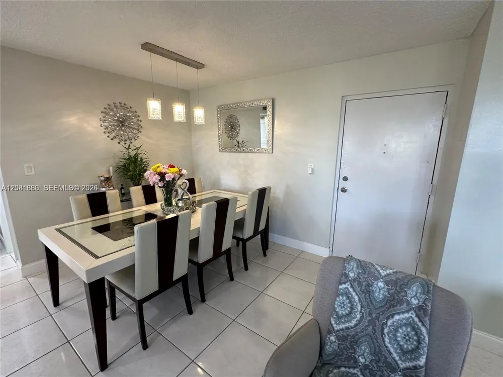 9410 W Flagler St #410 Miami, FL 33174