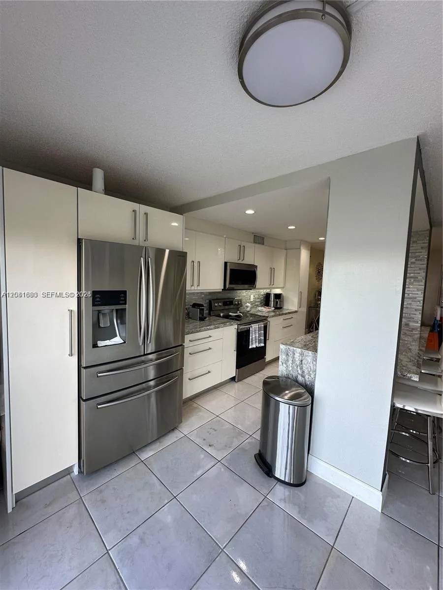 9410 W Flagler St #410 Miami, FL 33174