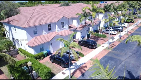 1035 NE 207th Ter