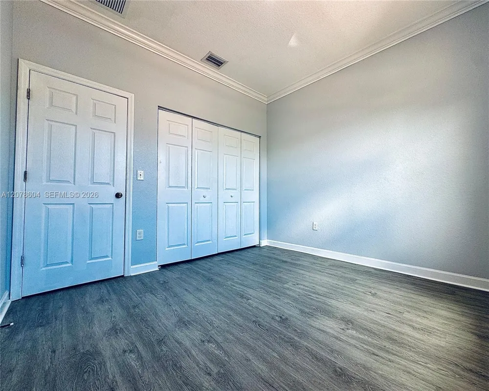 1035 NE 207th Ter Miami, FL 33179
