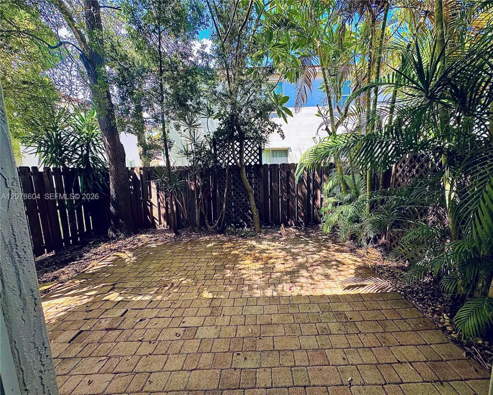 1035 NE 207th Ter Miami, FL 33179