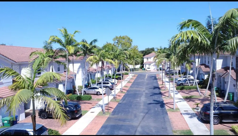 1035 NE 207th Ter Miami, FL 33179