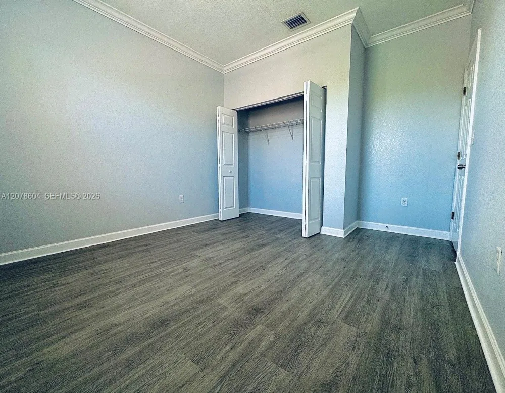 1035 NE 207th Ter Miami, FL 33179