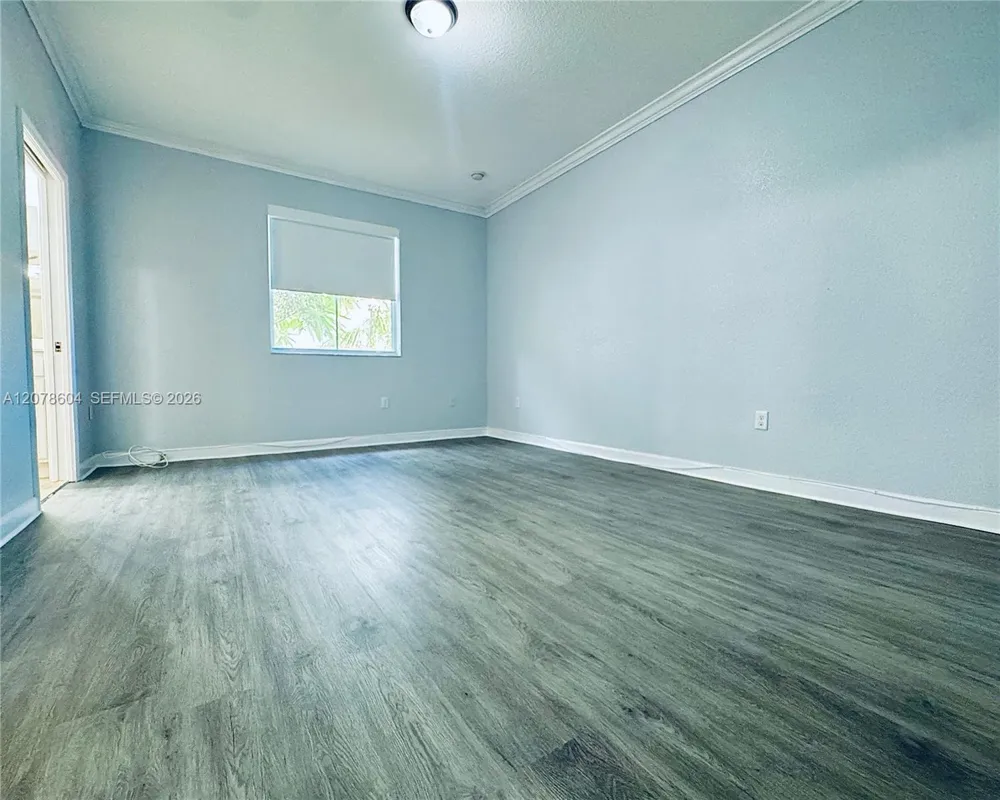 1035 NE 207th Ter Miami, FL 33179