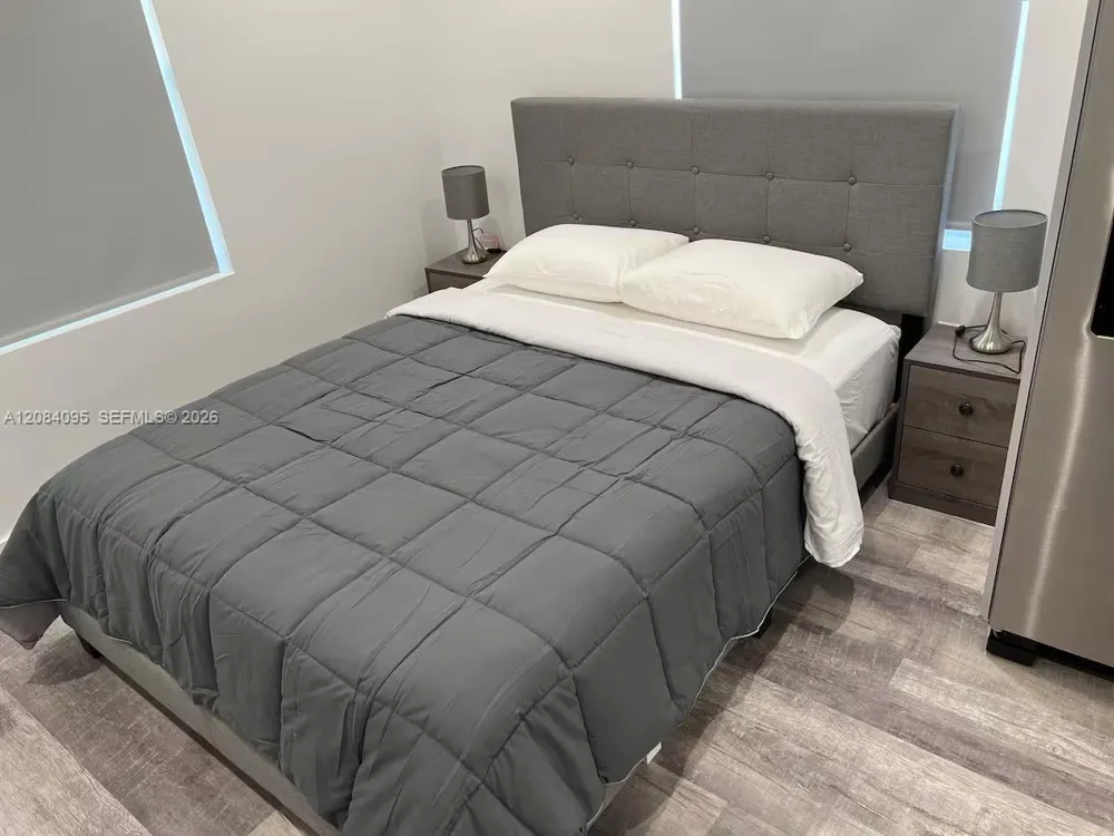 2285 NW 2nd St #5 Miami, FL 33125