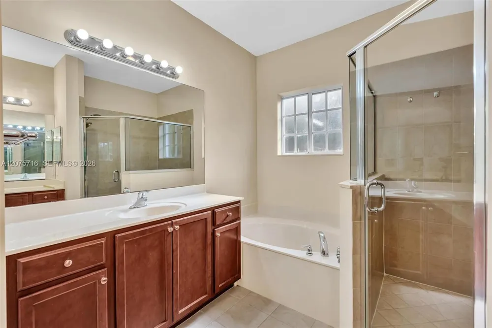 3222 NW 31st Ter Oakland Park, FL 33309
