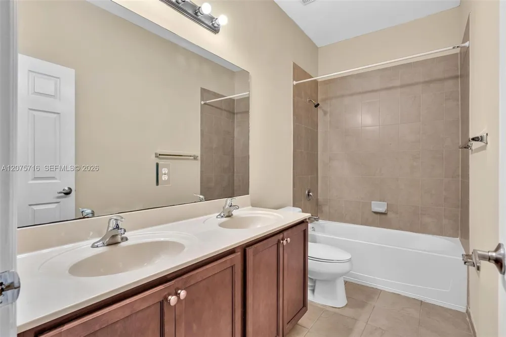 3222 NW 31st Ter Oakland Park, FL 33309