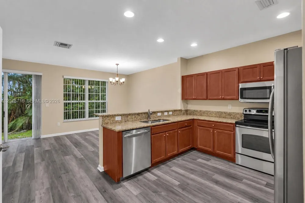 3222 NW 31st Ter Oakland Park, FL 33309