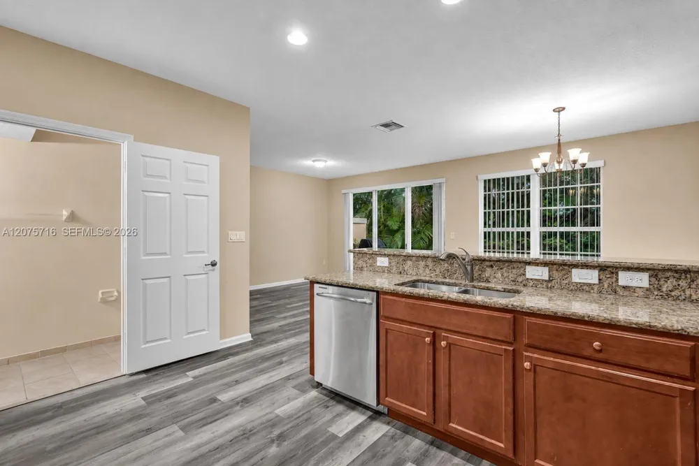 3222 NW 31st Ter Oakland Park, FL 33309