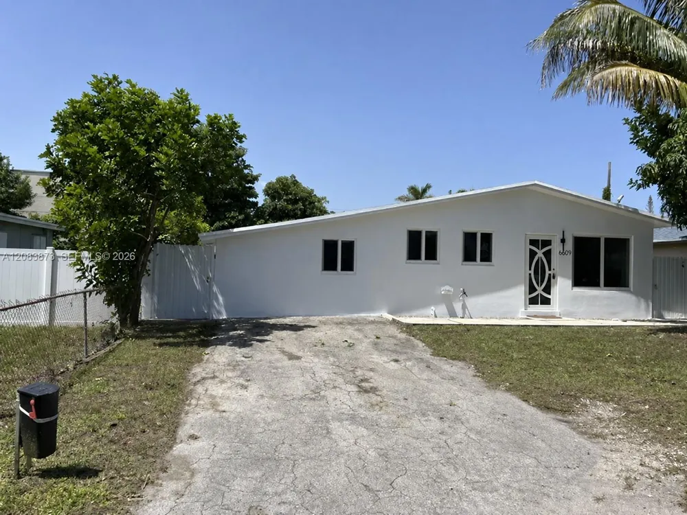 6609 SW 1st Ct Pembroke Pines, FL 33023