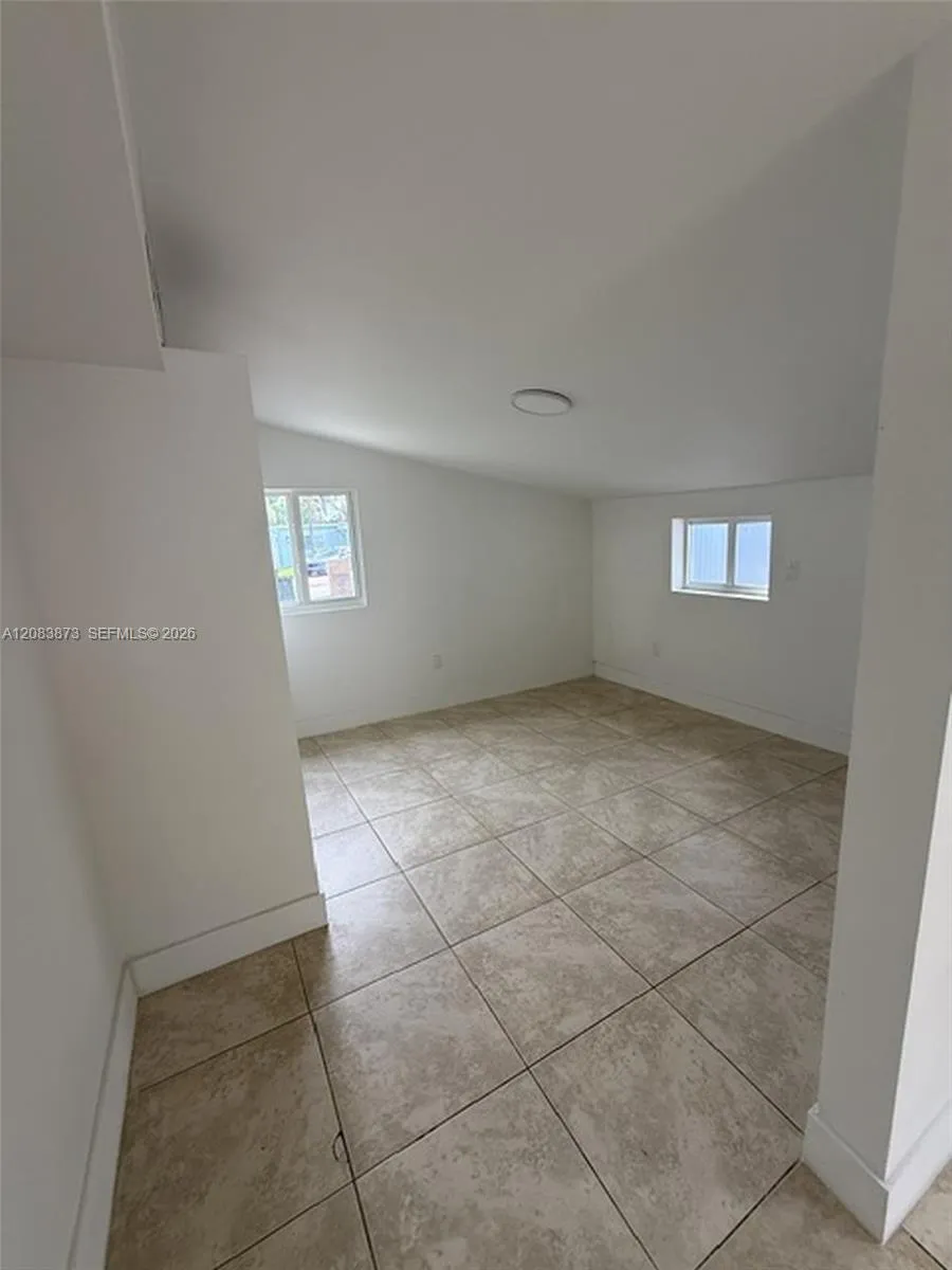 6609 SW 1st Ct Pembroke Pines, FL 33023