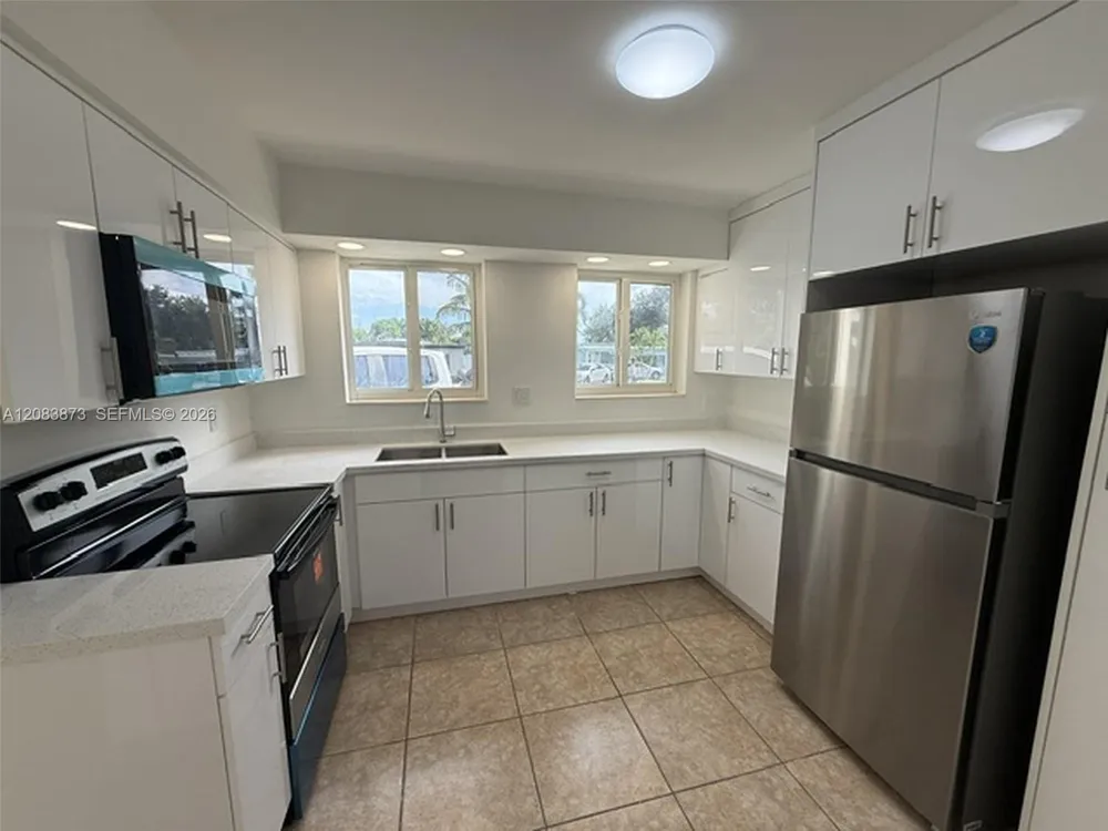 6609 SW 1st Ct Pembroke Pines, FL 33023