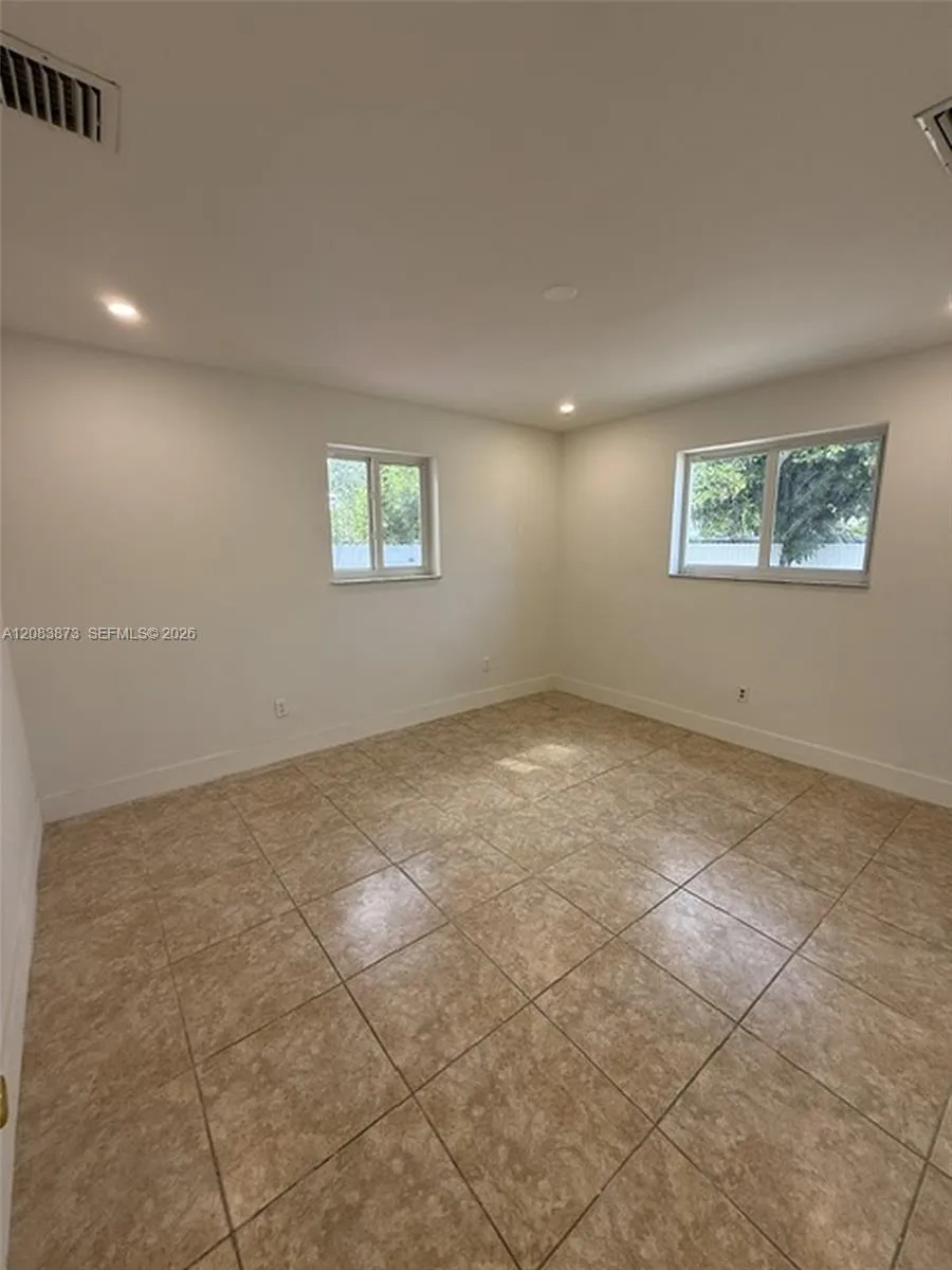 6609 SW 1st Ct Pembroke Pines, FL 33023