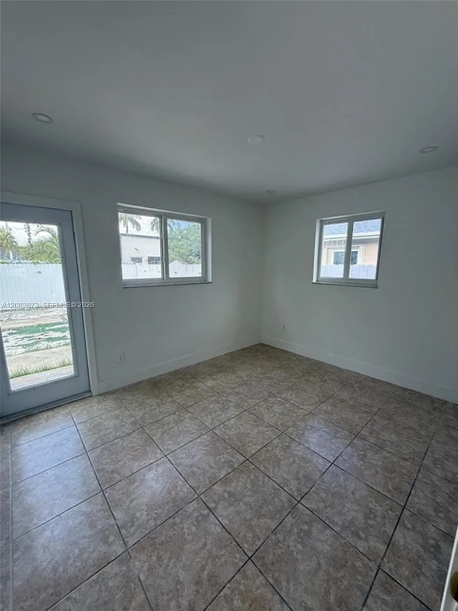 6609 SW 1st Ct Pembroke Pines, FL 33023
