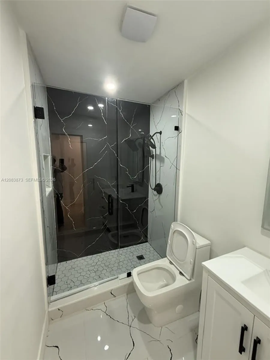 6609 SW 1st Ct Pembroke Pines, FL 33023