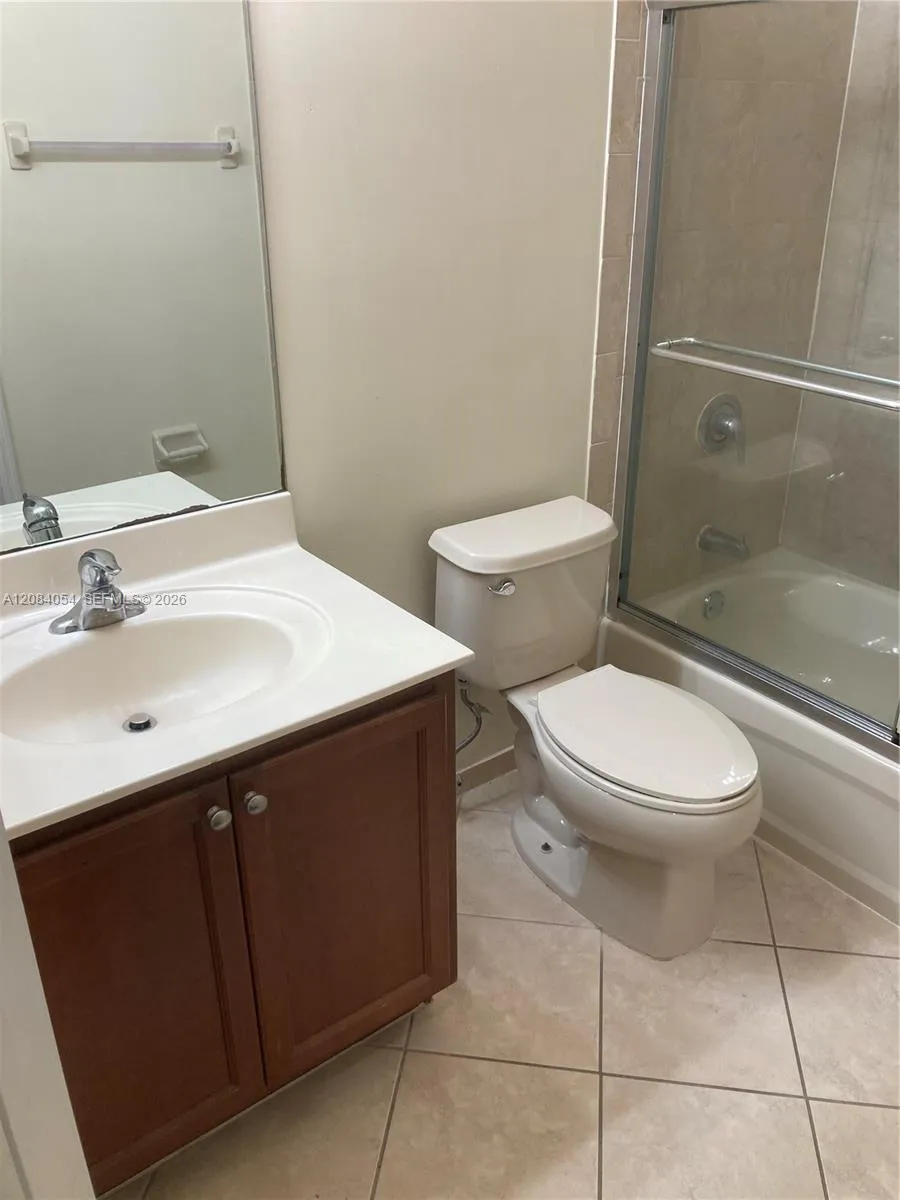11503 NW 89th St #215 Doral, FL 33178