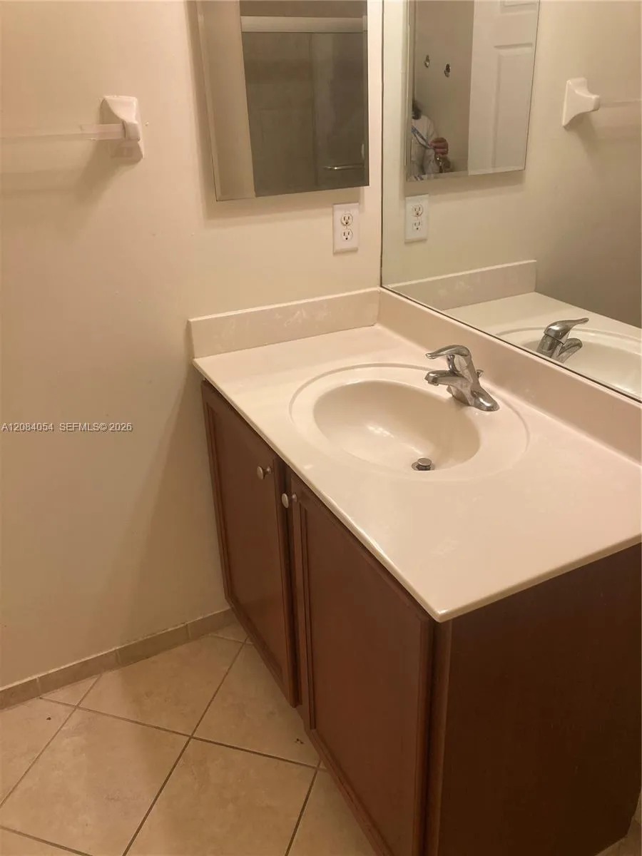 11503 NW 89th St #215 Doral, FL 33178