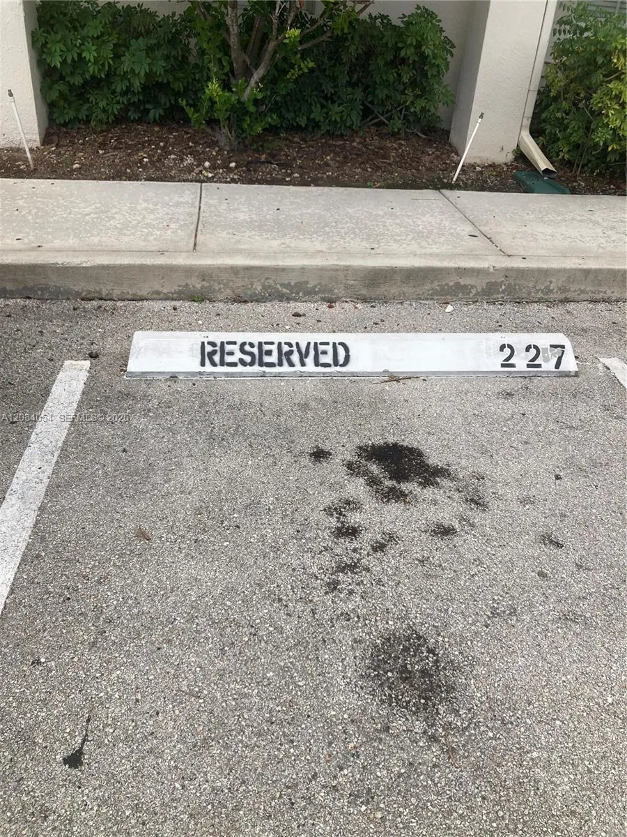 11503 NW 89th St #215 Doral, FL 33178